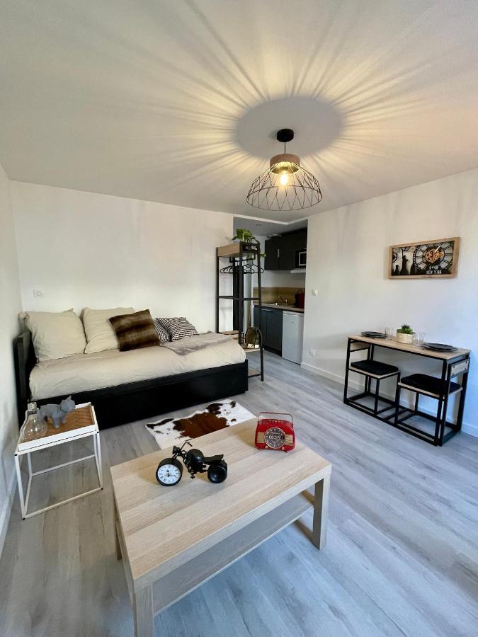 Faubourg Des Voyageurs N°4 Apartment Saran Bagian luar foto